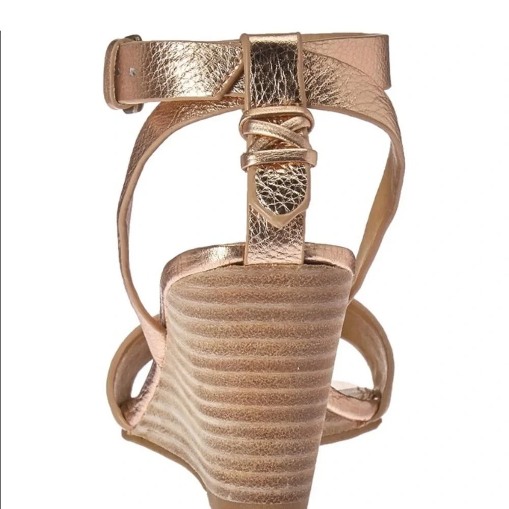 Splendid rose gold
